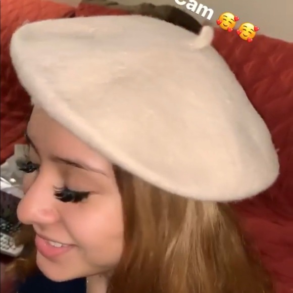 Beret Hats 💗 - Picture 2 of 2